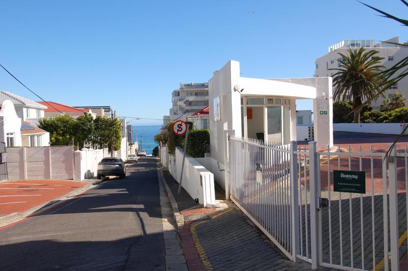 To Let 2 Bedroom Property for Rent in Bantry Bay Western Cape